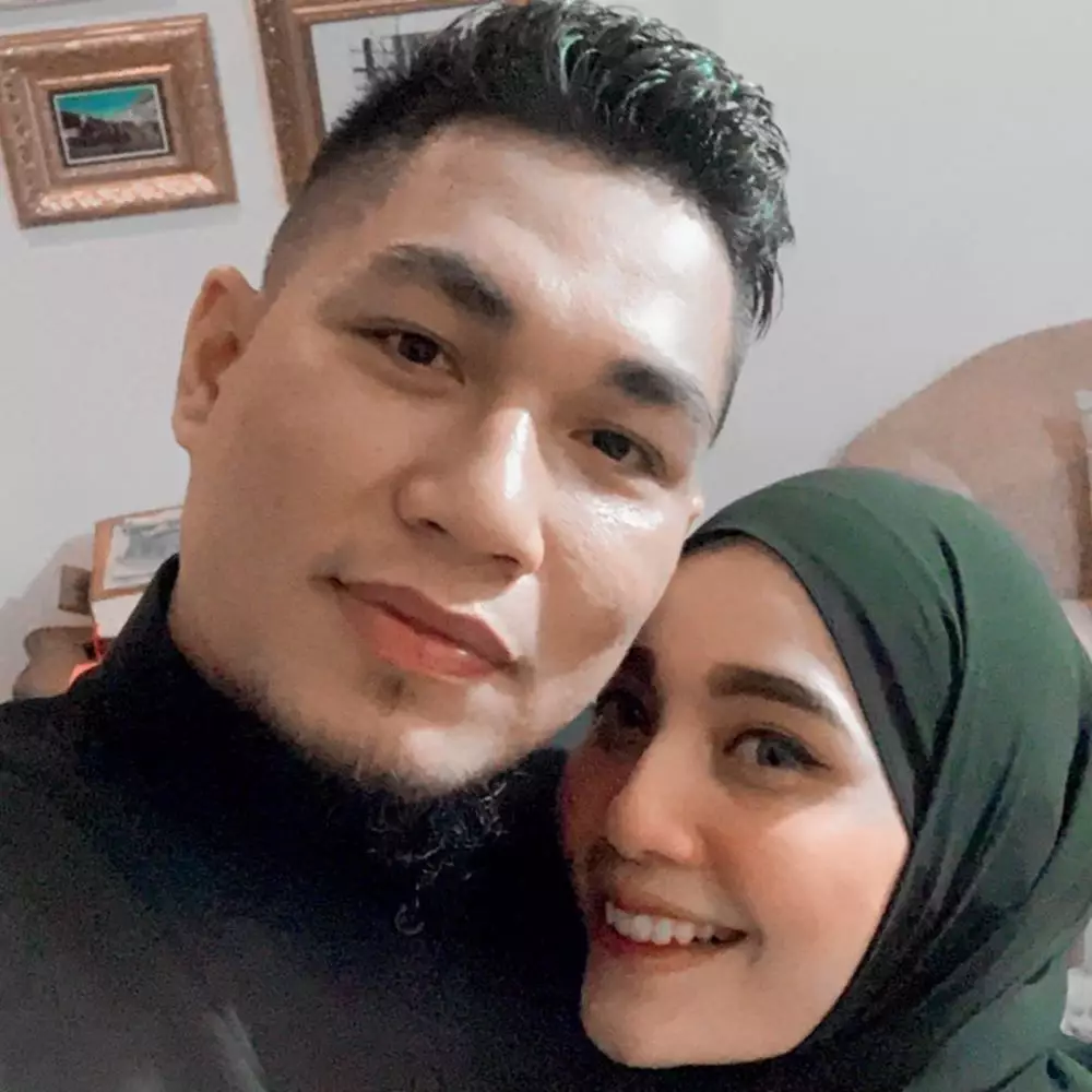 vokalis era 2000-an dan istri Instagram vokalis era 2000-an dan istri Instagram