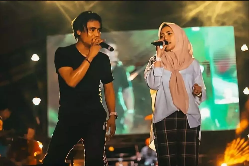 vokalis era 2000-an dan istri Instagram vokalis era 2000-an dan istri Instagram