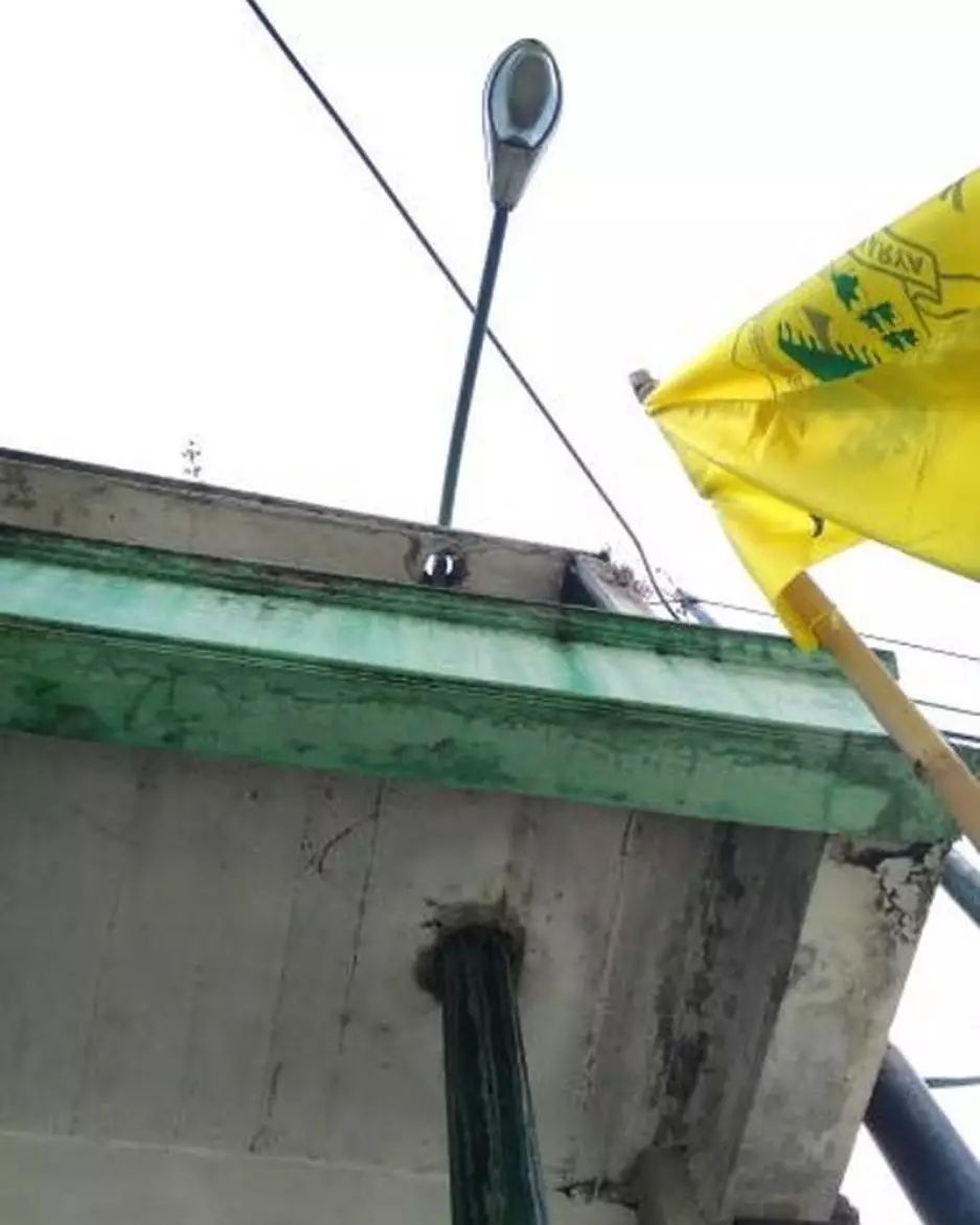 tiang nggak pada tempatnya Berbagai Sumber