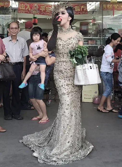 Pemotretan seleb di pasar  © 2020 brilio.net Pemotretan seleb di pasar  © 2020 brilio.net