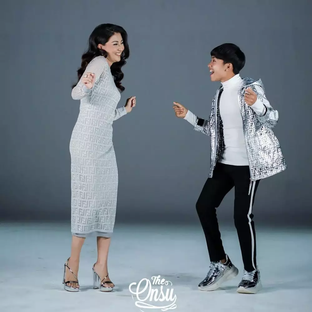 Video klip Betrand Peto berbagai sumber