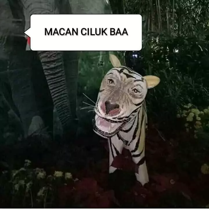 Patung macan absurd Facebook/ Hodi Min'z Patung macan absurd Facebook/ Hodi Min'z