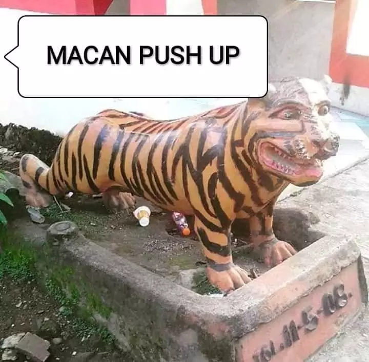 Patung macan absurd Facebook/ Hodi Min'z Patung macan absurd Facebook/ Hodi Min'z