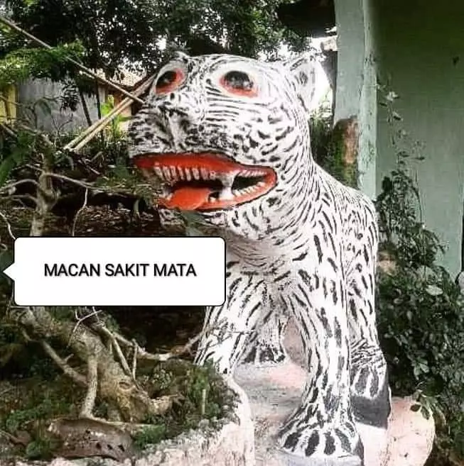 Patung macan absurd Facebook/ Hodi Min'z Patung macan absurd Facebook/ Hodi Min'z