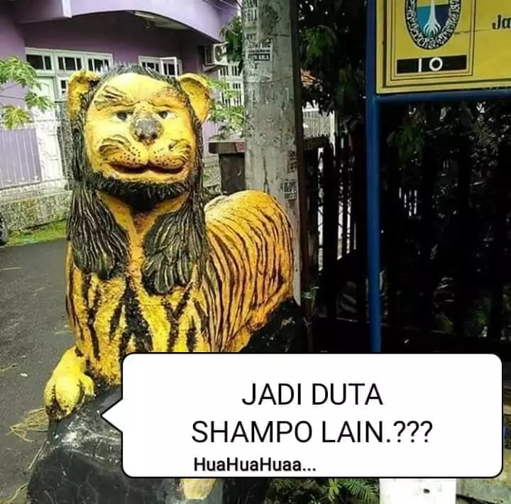 Patung macan absurd Facebook/ Hodi Min'z Patung macan absurd Facebook/ Hodi Min'z