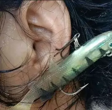 anting absurd nyeleneh Berbagai sumber
