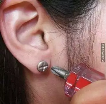 anting absurd nyeleneh Berbagai sumber