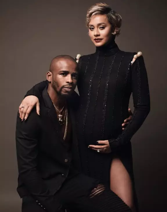 Pemotretan pasang seleb bertema hitam © 2020 brilio.net Pemotretan pasang seleb bertema hitam © 2020 brilio.net