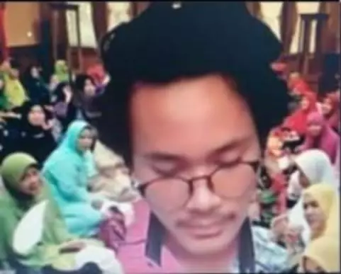 zoom gagal background Twitter