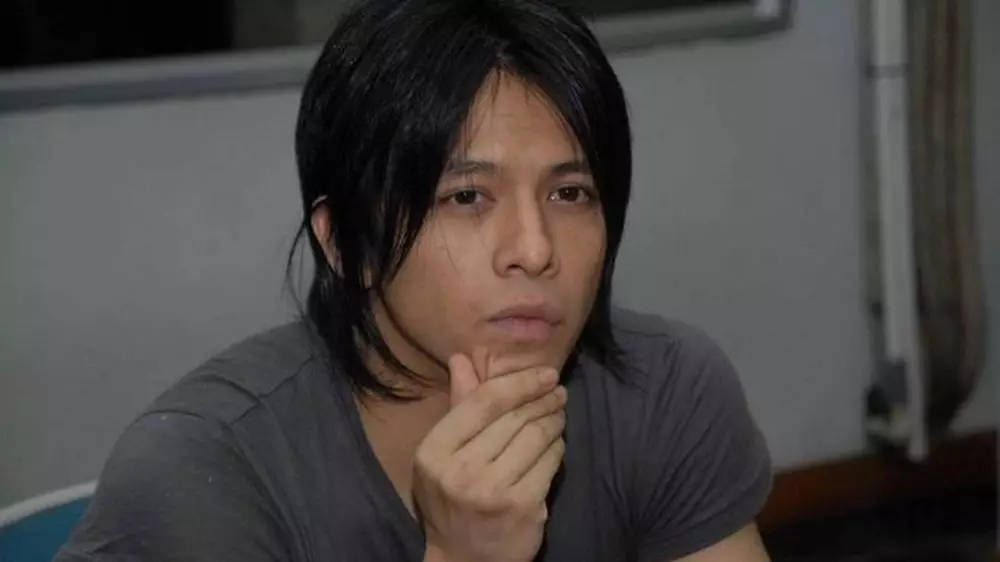 ariel di awal karier Berbagai sumber