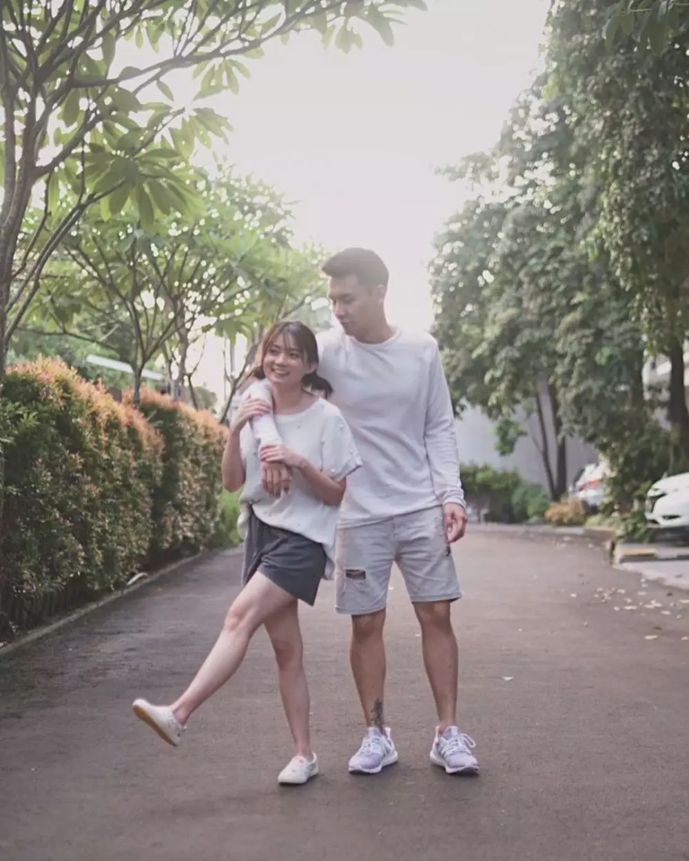 Momen mesra Fendy Chow dan sang istri © 2020 brilio.net
