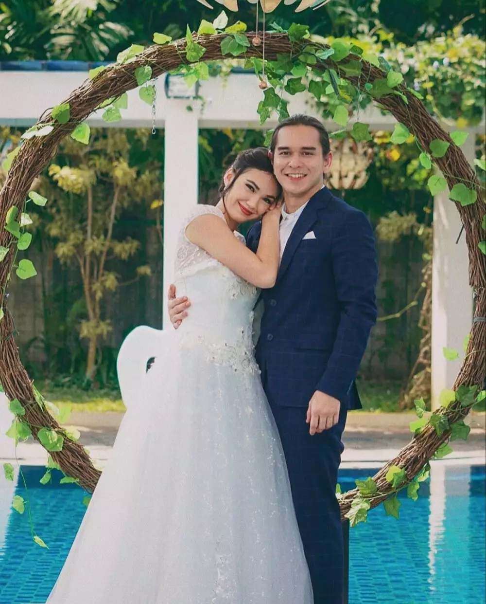 Potret anggun seleb kenakan gaun pengantin © 2020 brilio.net