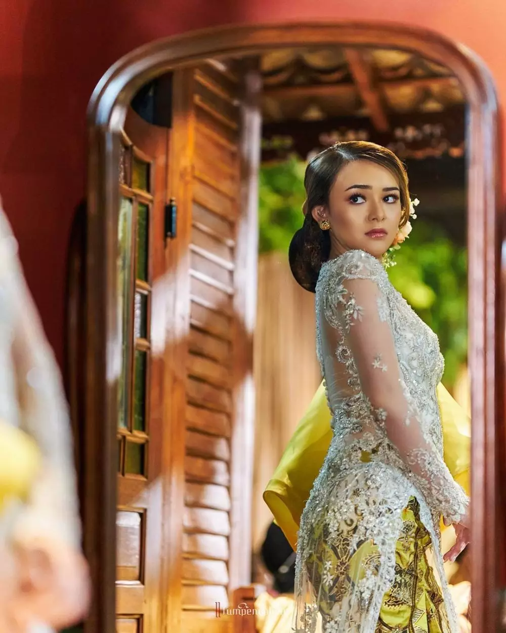 Potret anggun seleb kenakan gaun pengantin © 2020 brilio.net