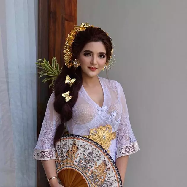15 seleb kebaya Bali Instagram