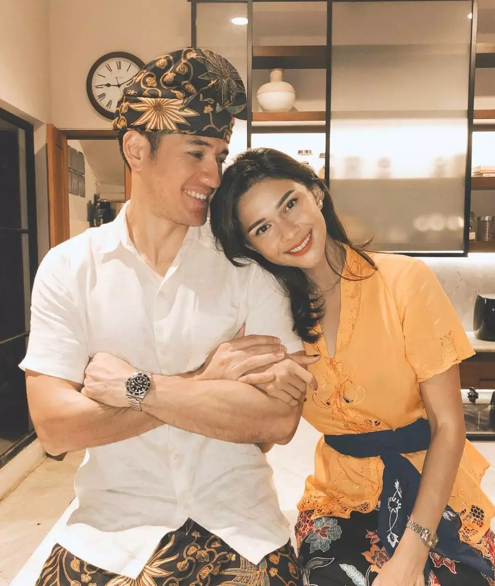 15 seleb kebaya Bali Instagram