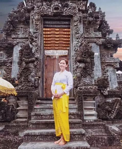 15 seleb kebaya Bali Instagram