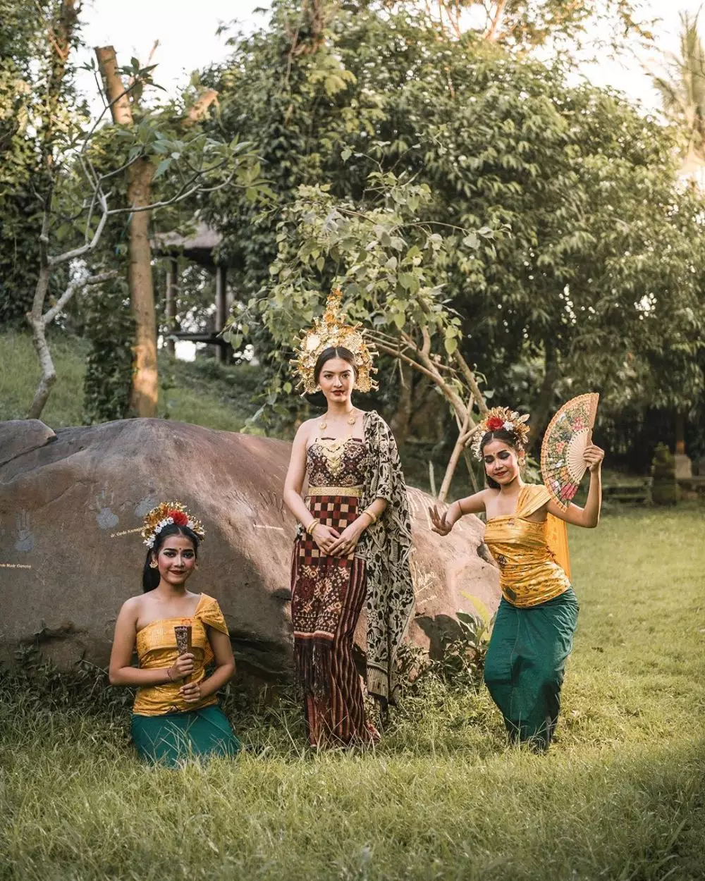 Seleb di hari Galungan 2020 © 2020 brilio.net Seleb di hari Galungan 2020 © 2020 brilio.net