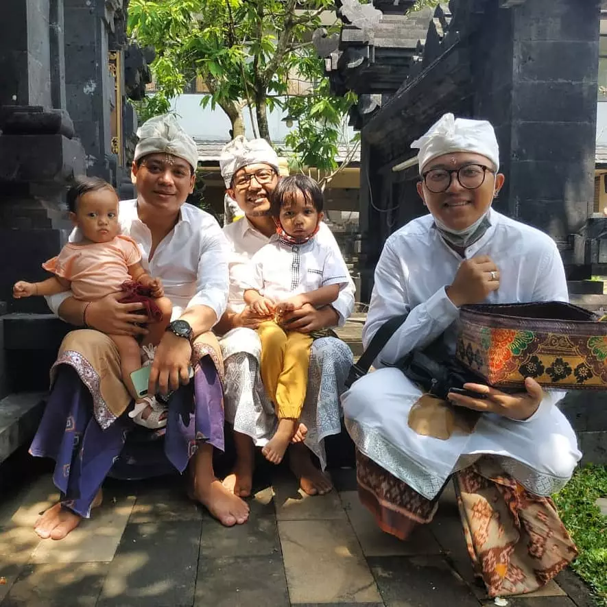 Seleb di hari Galungan 2020 © 2020 brilio.net Seleb di hari Galungan 2020 © 2020 brilio.net