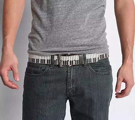 Potret sabuk absurd Berbagai sumber