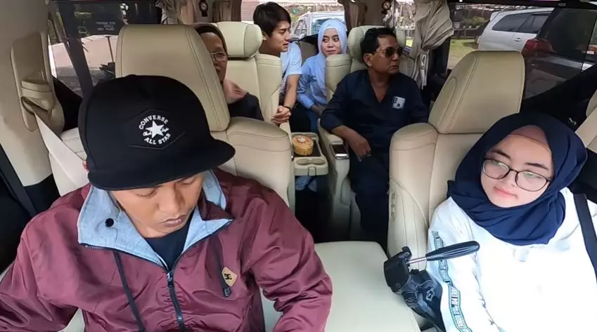 Momen Lesty liburan dengan Rizky Billar © 2020 brilio.net Momen Lesty liburan dengan Rizky Billar © 2020 brilio.net