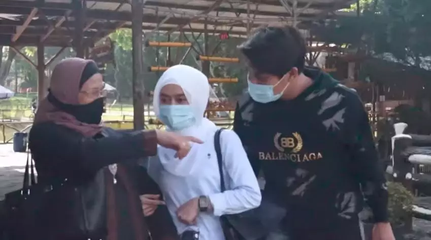 Momen Lesty liburan dengan Rizky Billar © 2020 brilio.net Momen Lesty liburan dengan Rizky Billar © 2020 brilio.net