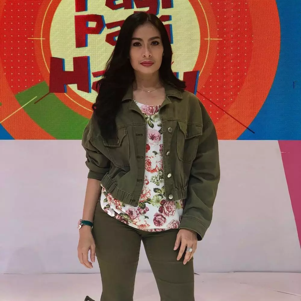 penampilan seleb usia 40-an © 2020 Instagram penampilan seleb usia 40-an © 2020 Instagram