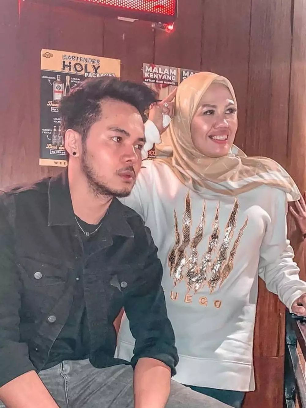 elly sugigi pamer cincin Instagram