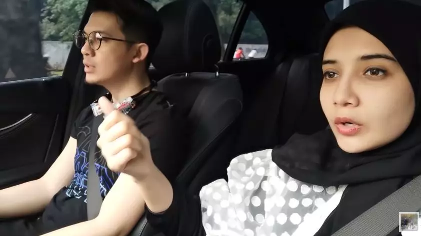 zaskia sungkar ungkap alasan jual apartemen   © 2020 YouTube/The Sungkar Family