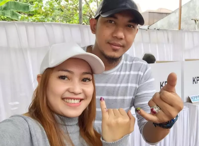 Mpok Alpa dan suami © 2020 brilio.net Mpok Alpa dan suami © 2020 brilio.net