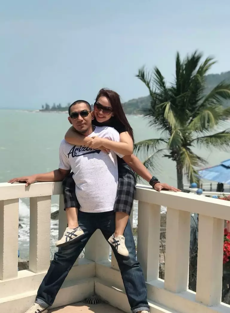 Mpok Alpa dan suami © 2020 brilio.net Mpok Alpa dan suami © 2020 brilio.net