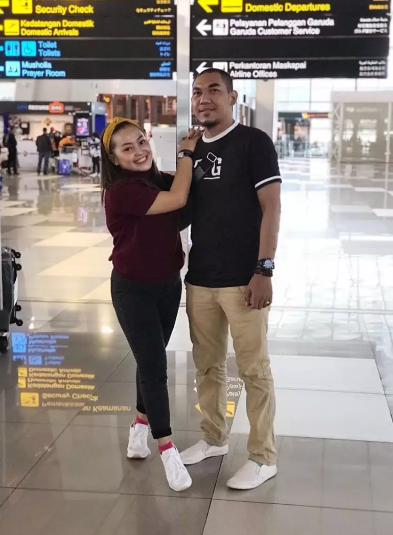 Mpok Alpa dan suami © 2020 brilio.net Mpok Alpa dan suami © 2020 brilio.net