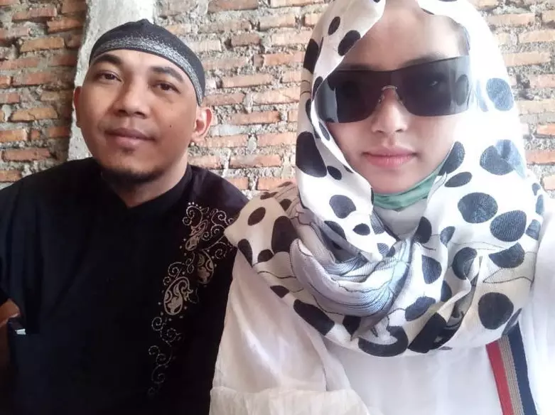 Mpok Alpa dan suami © 2020 brilio.net Mpok Alpa dan suami © 2020 brilio.net