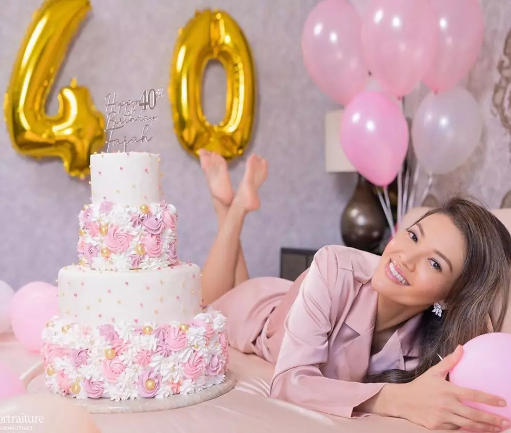 seleb dekor ultah sendiri Instagram