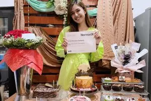 Momen Mikha Tambayong dapat kejutan ultah dari Deva Mahenra, so sweet