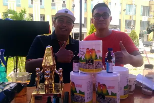 Pakan Burung © 2020 brilio.net Pakan Burung © 2020 brilio.net