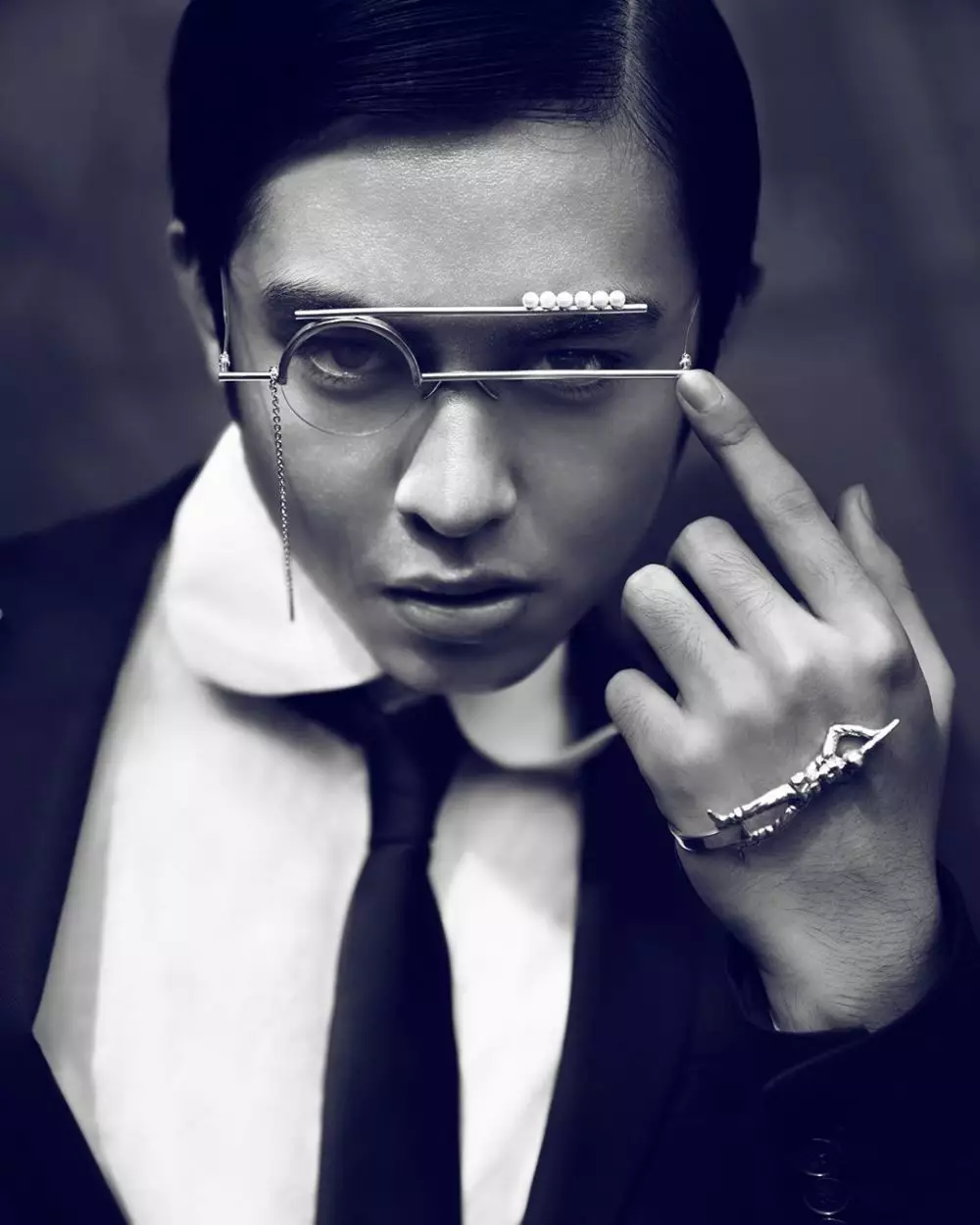 Angga Yunanda dengan jas © 2020 brilio.net Instagram