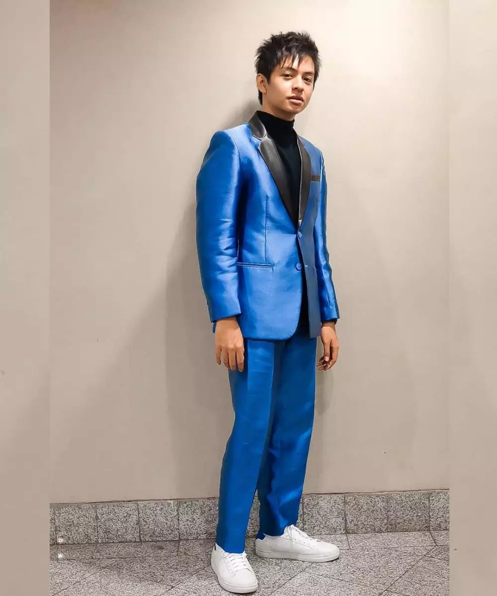 Angga Yunanda dengan jas © 2020 brilio.net Instagram