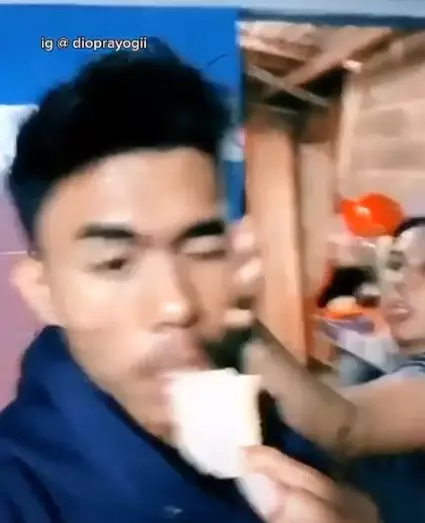 kerupuk mang oleh Instagram