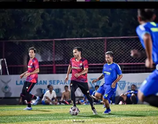 Rifky Alhabsyi main bola Instagram