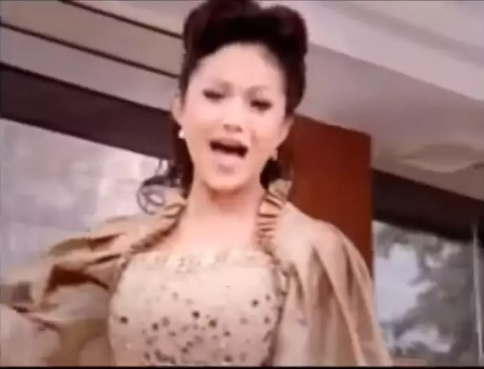 Krisdayanti iklan jadul berbagai sumber Krisdayanti iklan jadul berbagai sumber