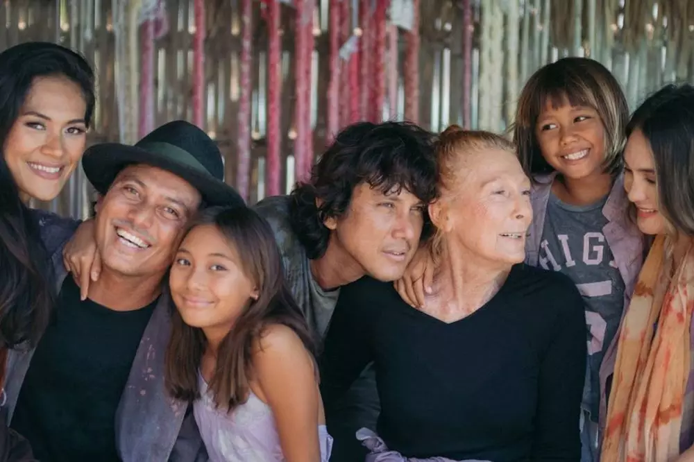 Pemotretan keluarga Luna Maya Instagram