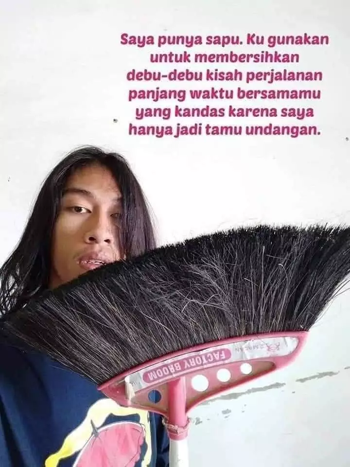 Curhat galau pakai perabot rumah Twitter Curhat galau pakai perabot rumah Twitter