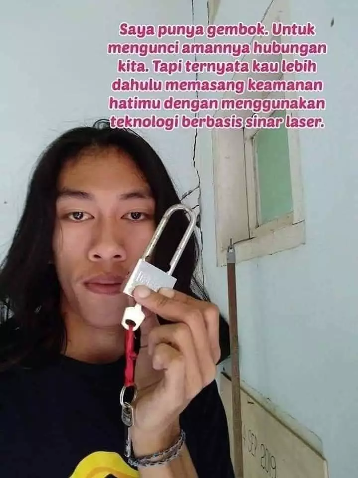 Curhat galau pakai perabot rumah Twitter Curhat galau pakai perabot rumah Twitter