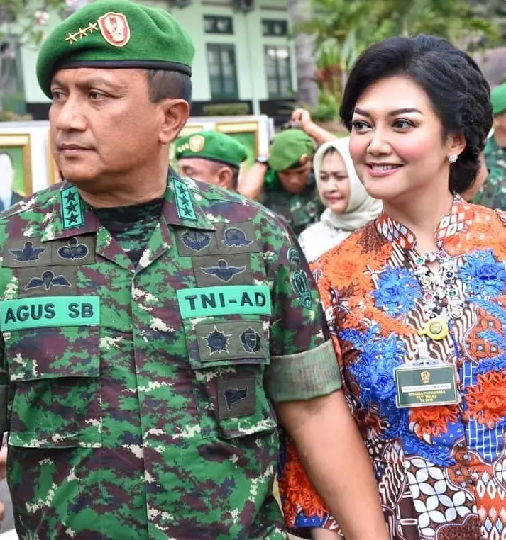 Potret mesra Bella Saphira dan suami Instagram Potret mesra Bella Saphira dan suami Instagram