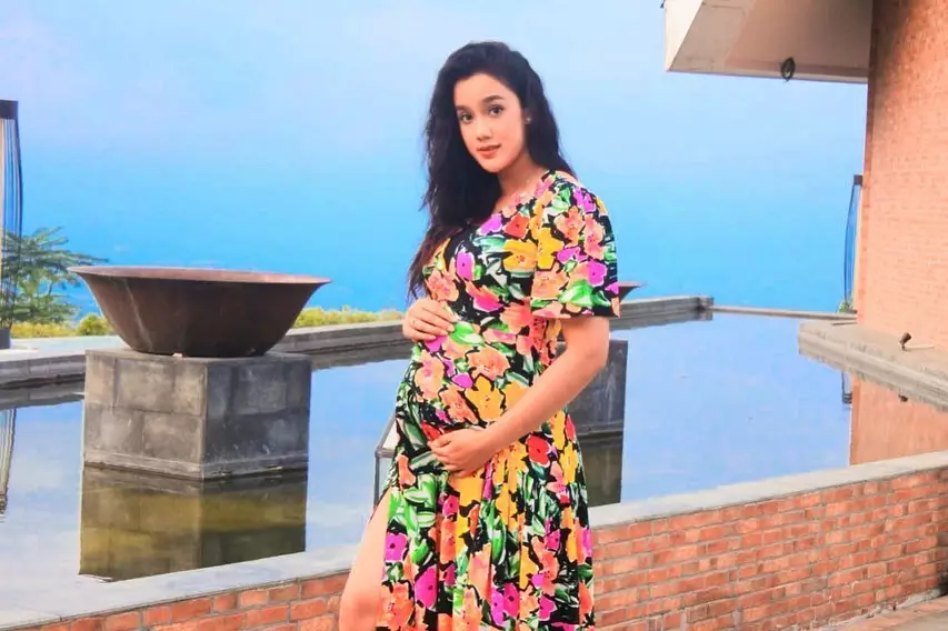 Potret Intan saat pamer baby bump © 2020 brilio.net Potret Intan saat pamer baby bump © 2020 brilio.net