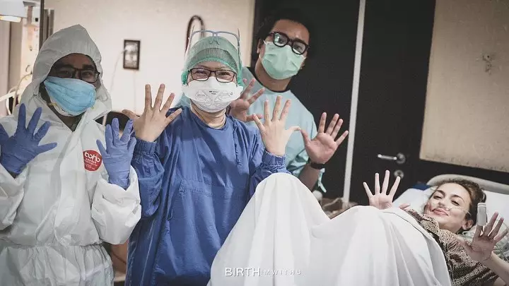 Momen seleb melahirkan di masa pandemi Instagram Momen seleb melahirkan di masa pandemi Instagram