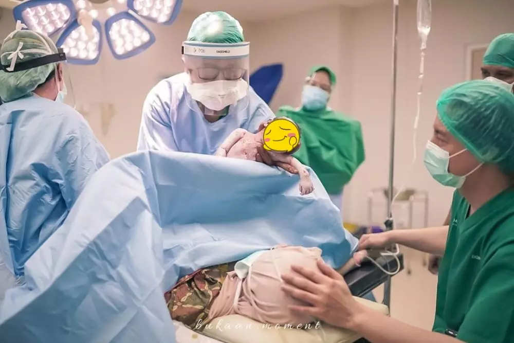 Momen seleb melahirkan di masa pandemi Instagram Momen seleb melahirkan di masa pandemi Instagram