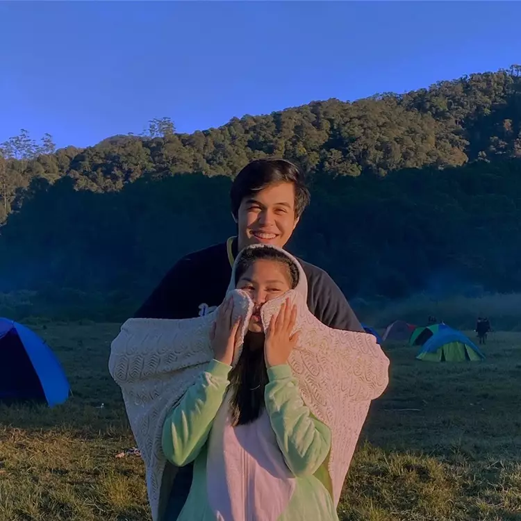 Momen mesra Ochi Rosdiana & kekasih Instagram