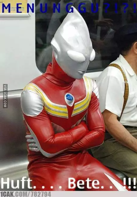 ultraman tak melawan musuh Berbagai Sumber