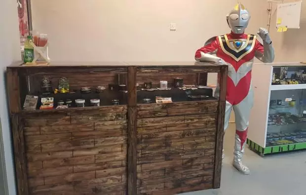 ultraman tak melawan musuh Berbagai Sumber